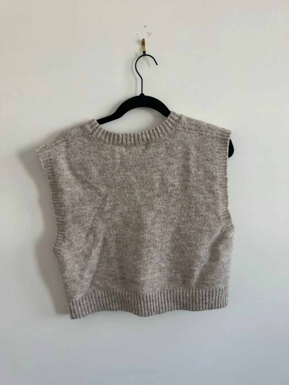 Cider Beige Knit Sweater Vest with Pear Motif - Picture 6 of 6